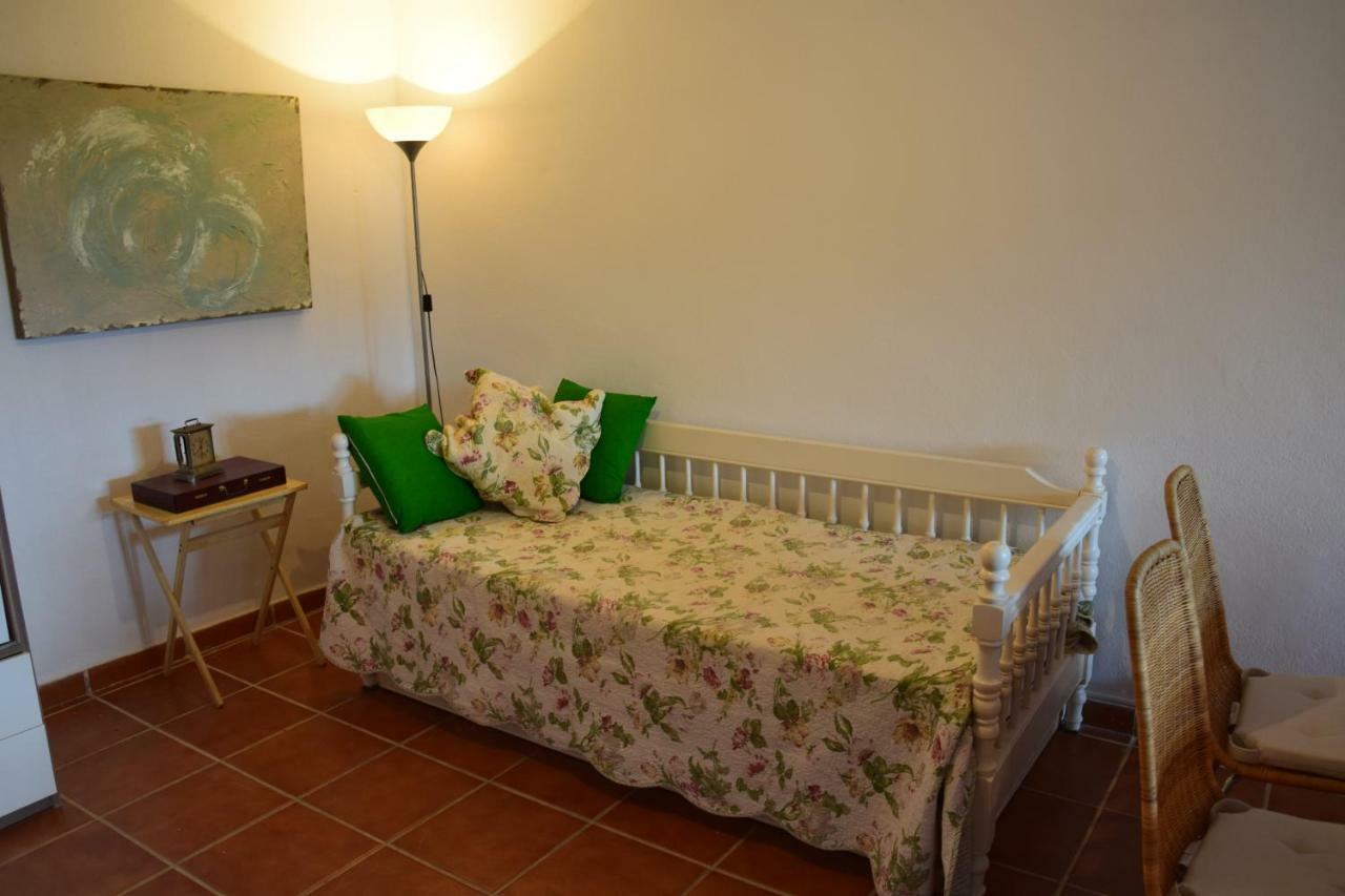 Apartamento-Estudio En Villa Con Piscina Malaga Ngoại thất bức ảnh